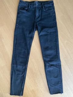 ZARA スキニーデニム  切りっぱなしのサムネイル