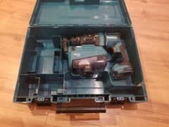 マキタ　充電式ハンマードリル　集塵　美品のサムネイル