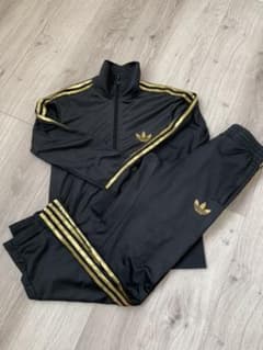 adidas 黒×金 ジャージ セットアップのサムネイル