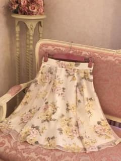 mikさん専用 レストローズ  花柄スカートのサムネイル