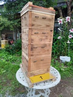 日本蜜蜂 重箱式巣箱4段 スライド底板付巣門台座　スノコ付き 日本蜜蜂 重箱式巣箱4段 スライド底板 t付巣門台座 スノコ付き セット