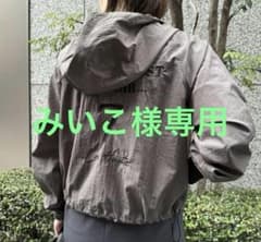 【お値下げ】suadeo別注La Hutteコンパクトフーディーチャコールグレーのサムネイル