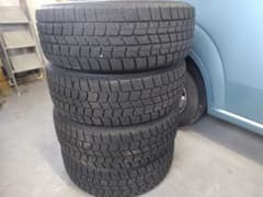 GOODYEAR ICE NAVI 7 215/55R17 スタッドレスタイヤのサムネイル