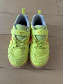 キッズ　MIZUNO サッカー フットサル シューズ イエロー　21cmのサムネイル