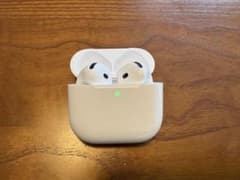 【美品】アクティブノイズキャンセリング搭載AirPods4のサムネイル