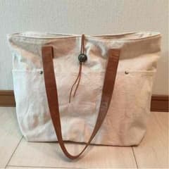 Avan Lily  トートバッグのサムネイル