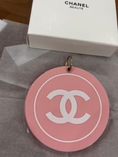 CHANEL BEAUTE ピンク ミラー チャーム - メルカリ