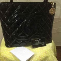 ✨（超美品）シャネル 復刻トート黒 ハンドルしっかり自立のサムネイル