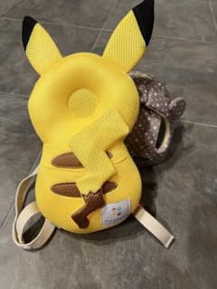 ピカチュウ転倒防止リュックとヘルメットのサムネイル
