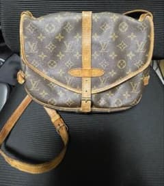 LOUIS VUITTONのサムネイル