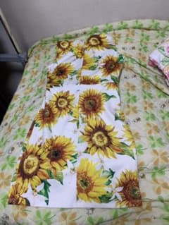 花柄ワンピースのサムネイル