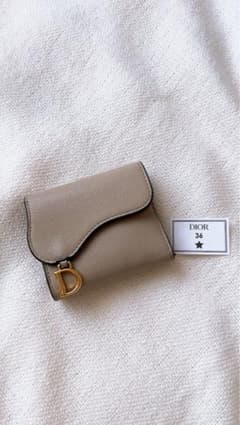 Dior ベージュ 三つ折り財布のサムネイル