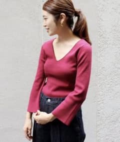 値下げ【SINME】IENAコラボ  Vネックプルオーバー 新品タグ付きのサムネイル