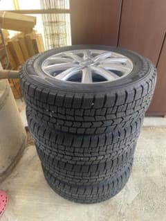 スタッドレスタイヤ ダンロップ 185/65R17のサムネイル