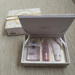 Miss Dior コフレ ブルーミングブーケ 国内正規品 - メルカリ