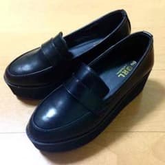 【aya様専用】GRL 新品！厚底ローファー 黒のサムネイル