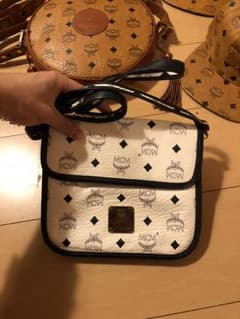 MCM エムシーエム ショルダーバッグのサムネイル