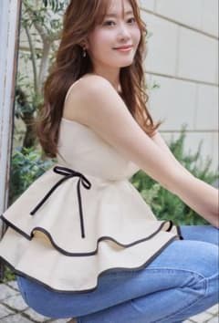 Herlipto Lumiere Frilled Peplum Top バニラ herlipto Lumiere Frilled Peplum Top S - メルカリ