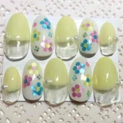 春夏♡パステルイエロー♡フレンチ♡ホロフラワーネイルのサムネイル