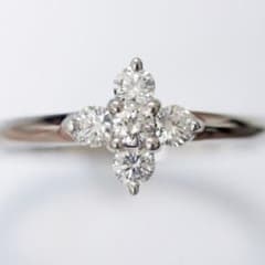 Pt900 ロイヤルアッシャー 0.28ct ダイヤモンド リング 花 フラワー 
