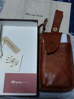 ☆Ryu☆財布＆モバイル マルチ ウォレットポーチ☆革☆USED品☆のサムネイル