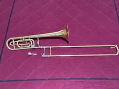 Bach 中細管テナーバストロンボーン　TB200B本体 マウスピース付きのサムネイル