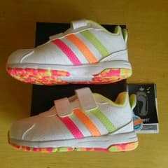 チップ様専新品 adidas スニーカー 14cmのサムネイル