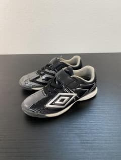 サッカーシューズ ブラック　umbro（アンブロ） 17センチのサムネイル