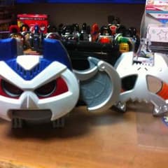 仮面ライダーレイとアークのベルトのサムネイル