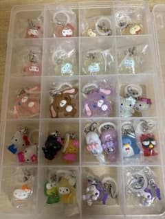 【週末限定値下げ中】サンリオ　めじるしアクセサリー　まとめ売り26点のサムネイル
