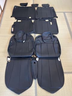 ダイハツ純正 トール シートカバー 本革風 ブラックのサムネイル