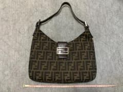 FENDI フェンディ ズッカ柄ショルダーバッグのサムネイル