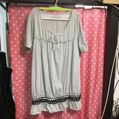 ワンピース チュニックとても可愛い物です。首周りはリボンで調節出来ます。のサムネイル