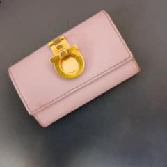 お値下げ！Salvatore Ferragamo キーケース ヴァラ金具のサムネイル