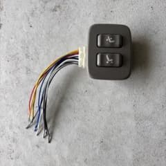 トヨタ純正 シート調整用コントロールスイッチ ベージュ？流用などのサムネイル