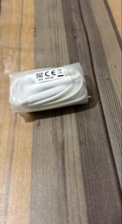 【未使用】　アップル純正　3.5mm 有線イヤホン ホワイト マイク付きのサムネイル