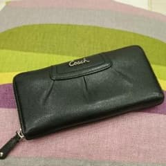 ぴかいちママ様✨coach  長財布のサムネイル