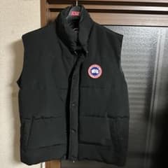 【美品】　CANADA GOOSE ダウンベストのサムネイル