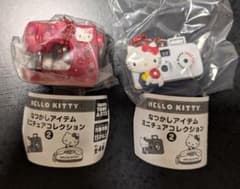 ハローキティ　なつかしアイテムミニチュアコレクション2  ミシン　カメラ　ガチャのサムネイル