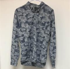 CavariA 迷彩柄シャツ Mサイズのサムネイル