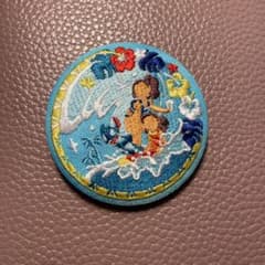 ディズニー 刺繍缶バッジ　リロ&スティッチのサムネイル