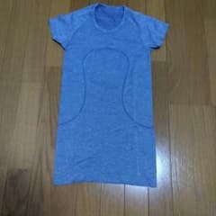 Lululemon 半袖Tシャツ 水色　サイズ4のサムネイル