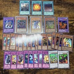 遊戯王OCG トレーディングカード まとめ売り 遊戯王全く知らないので売りますのサムネイル