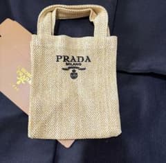 未使用　PRADA 海外　ベージュ トート　かご　バッグ トートバッグのサムネイル