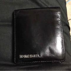 DIESEL 二つ折り財布です！のサムネイル