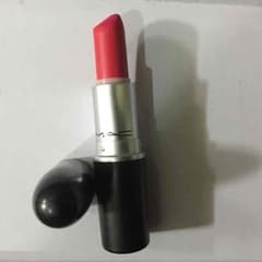 RELENTLESSLY RED - MAC lipstickのサムネイル