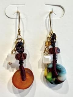 アシンメトリー ビーズピアス ハンドメイドのサムネイル