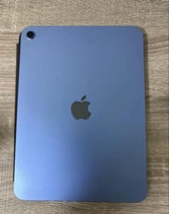 iPad 第10世代 A16 128GB ブルー 美品・ケース付・充電器セット - メルカリ