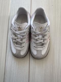 adidas キッズスニーカー ホワイト/グレー/ピンクのサムネイル