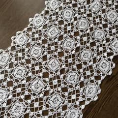 レース編み　テーブルランナー　ホワイト
